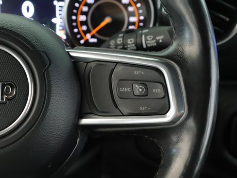 Used 2023 Jeep Wrangler Unlimited Sahara AWD/4WD image 9