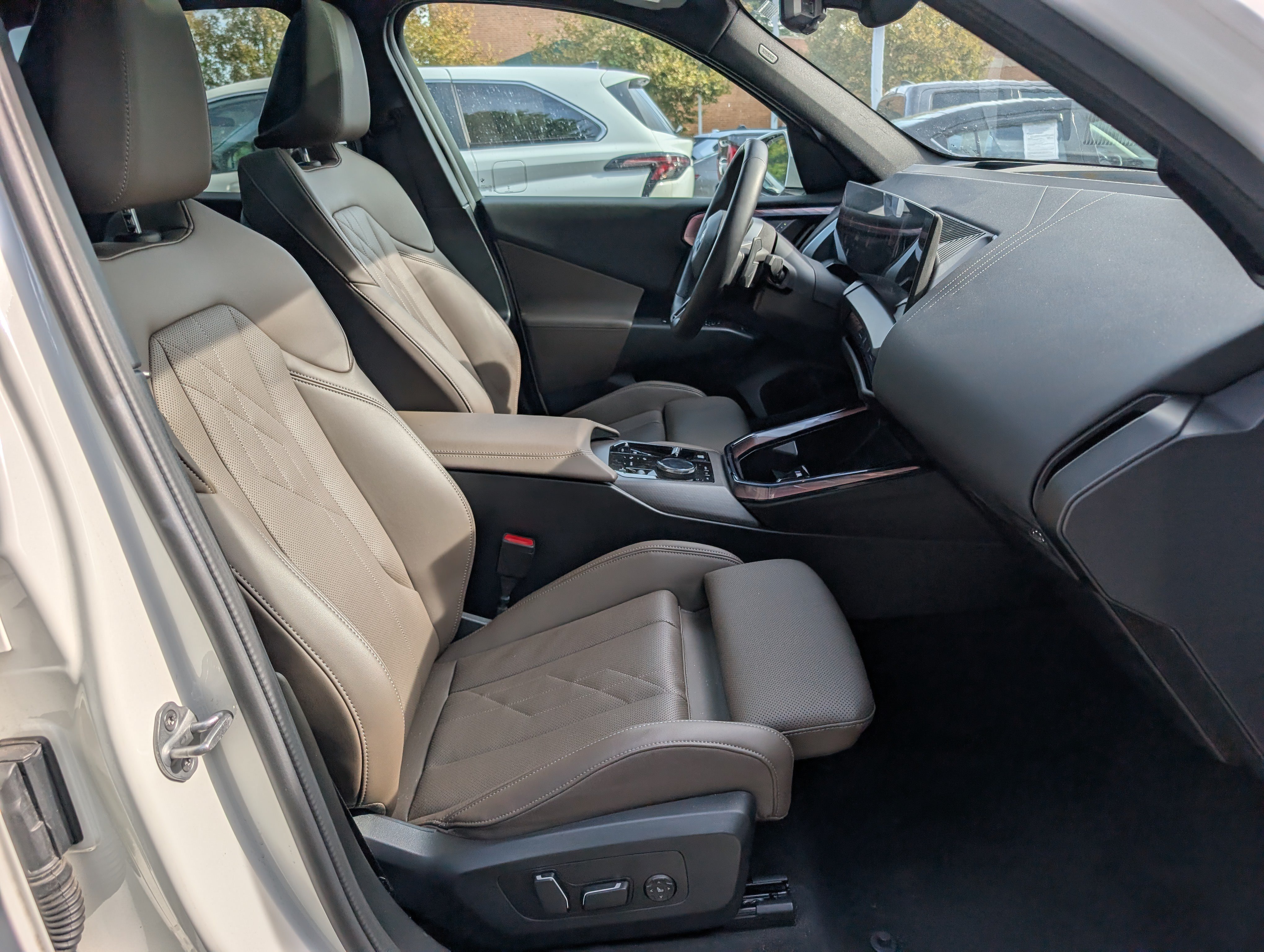 Used 2025 BMW X3 xDrive30i w/ Premium Package AWD/4WD image 11