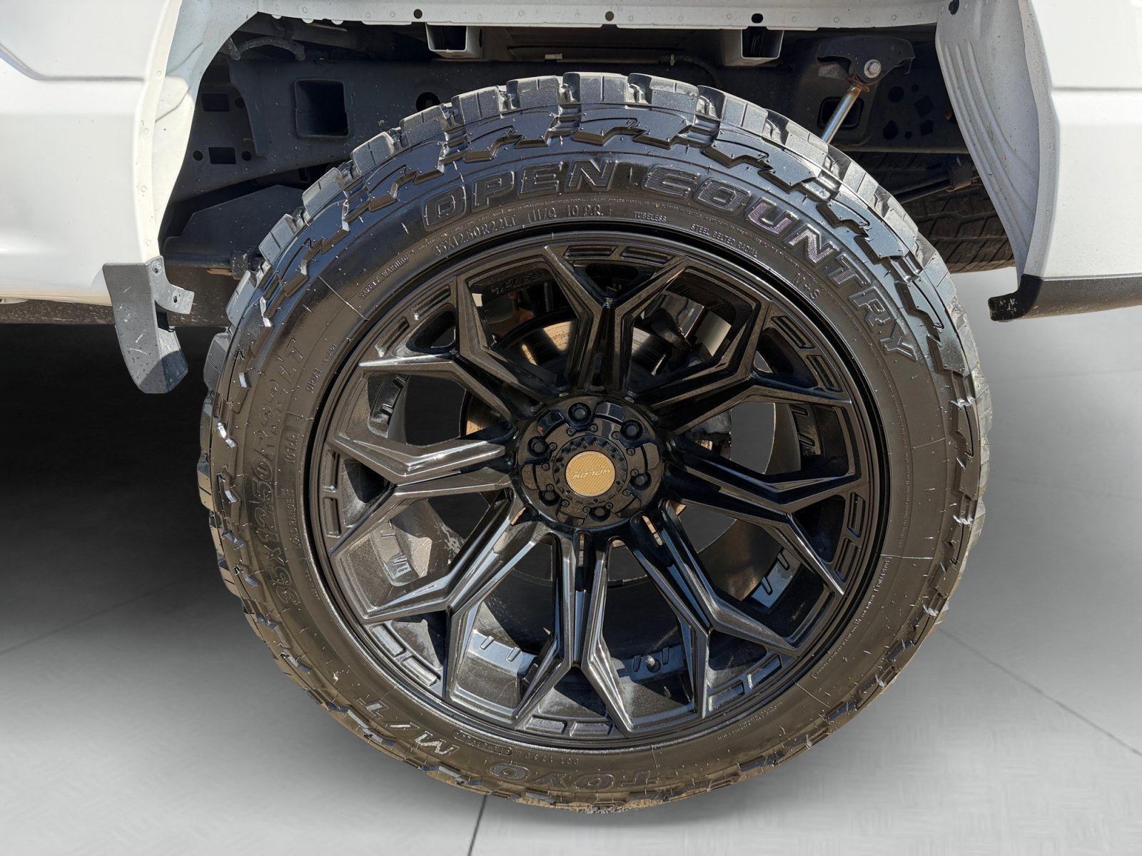 Used 2024 Ford F150 Lariat AWD/4WD image 14