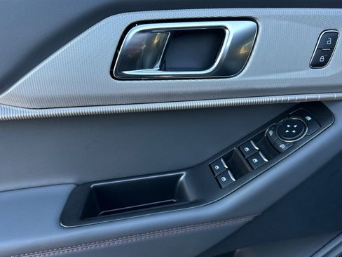 New 2026 Ford Explorer Active w/ Active Comfort Package image 10