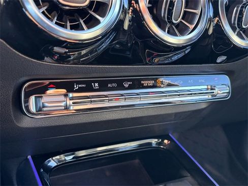 Used 2023 Mercedes-Benz GLA 250 w/ Premium Package image 27