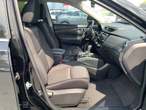 Used 2020 Nissan Rogue SV FWD image 30