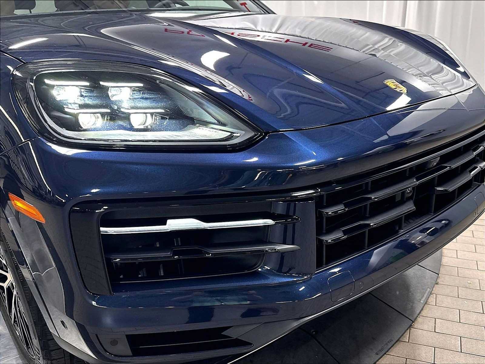 Used 2026 Porsche Cayenne Coupe AWD/4WD image 33