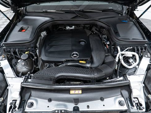 Certified 2022 Mercedes-Benz GLC 300 4MATIC image 9