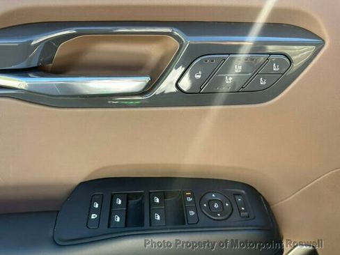 Used 2024 Kia EV9 Land w/ Towing Package image 15