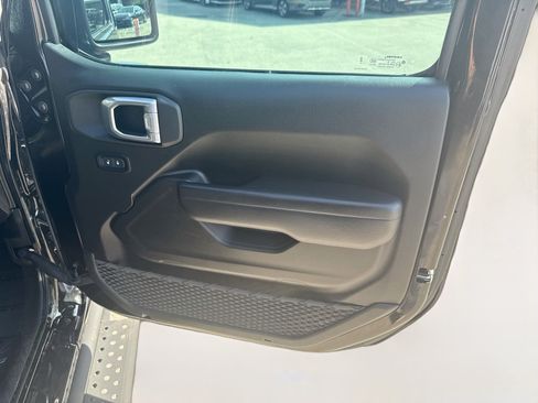 Used 2024 Jeep Wrangler Unlimited Sport AWD/4WD image 36