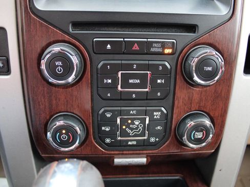 Used 2014 Ford F150 King Ranch w/ King Ranch Luxury Package image 28