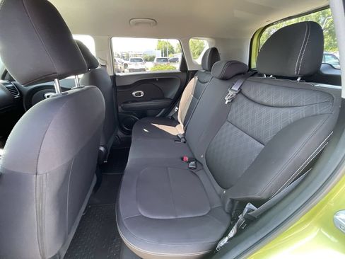 Used 2019 Kia Soul FWD image 35