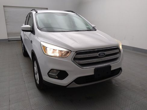 Used 2018 Ford Escape SE FWD image 14