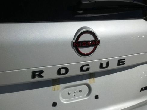 New 2026 Nissan Rogue SV image 10