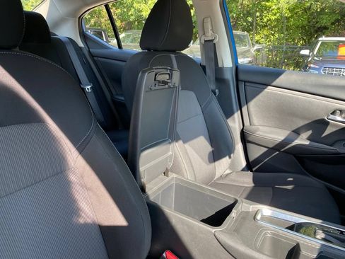 Used 2025 Nissan Sentra SV FWD image 38