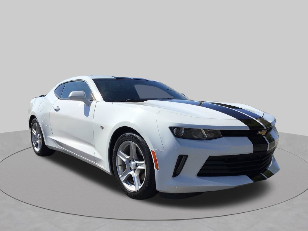 Used 2016 Chevrolet Camaro LT RWD image 5