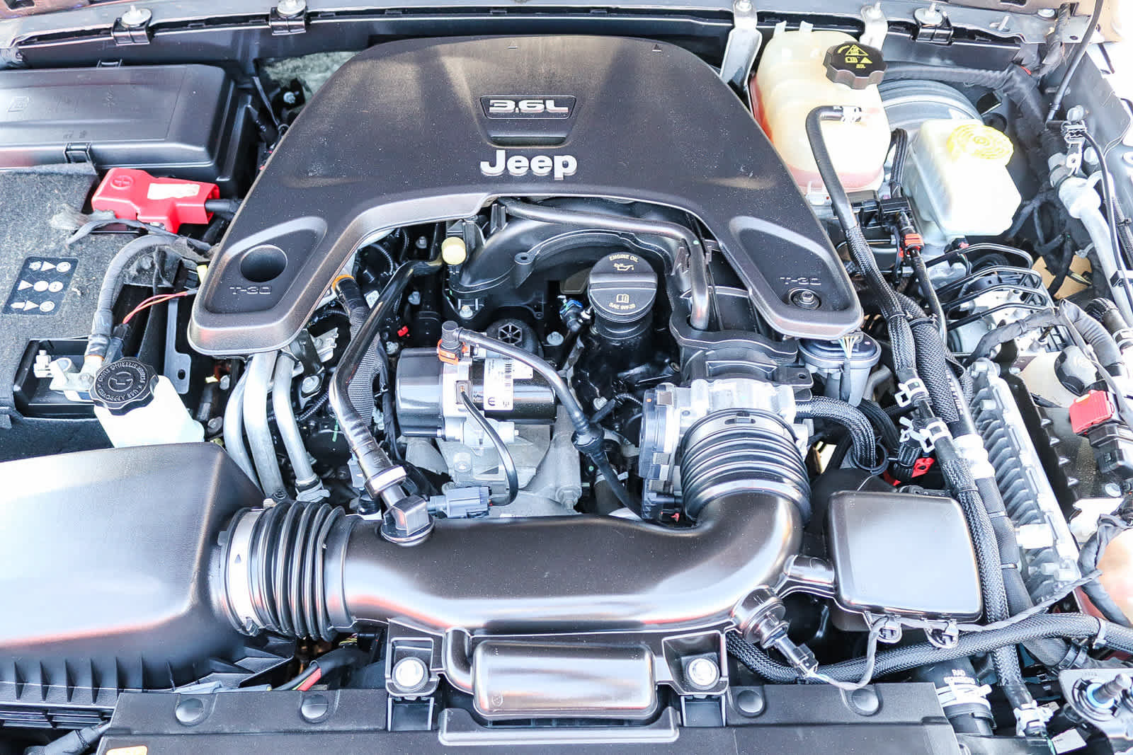 Used 2021 Jeep Wrangler Unlimited Rubicon AWD/4WD image 25
