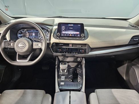 Used 2023 Nissan Rogue SV image 10