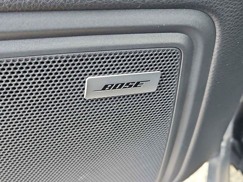 Certified 2025 Porsche Macan Turbo image 14