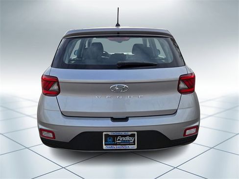Used 2024 Hyundai Venue SE image 5