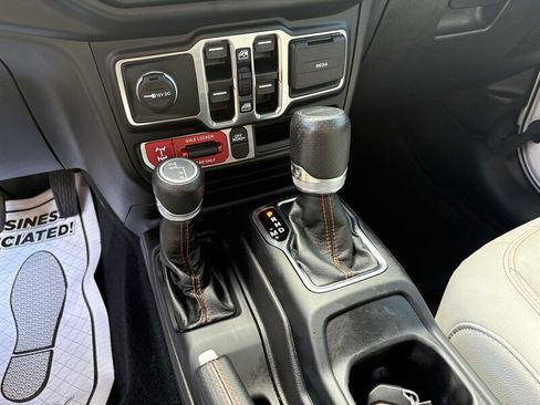 Used 2022 Jeep Gladiator Mojave w/ Trailer Tow Package AWD/4WD image 13