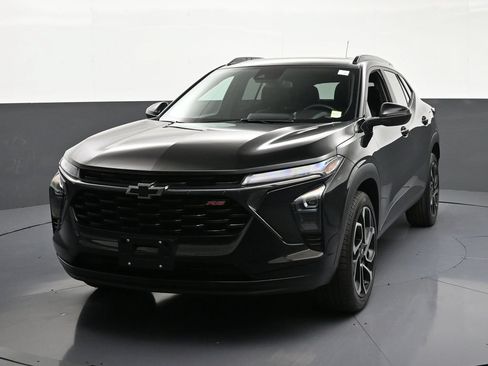 Used 2024 Chevrolet Trax RS w/ Sunroof Package FWD image 8