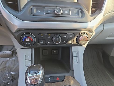 Used 2019 GMC Acadia SLE w/ LPO, Floor Liner Package image 27