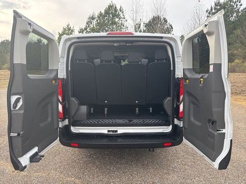 Used 2023 Ford Transit 350 XLT image 10
