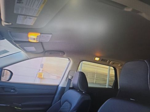 Used 2024 Nissan Pathfinder SV image 11