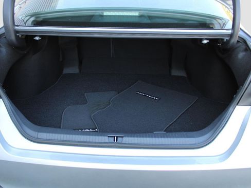 Used 2021 Toyota Avalon XLE w/ Carpet Mat Package (TMS) image 28