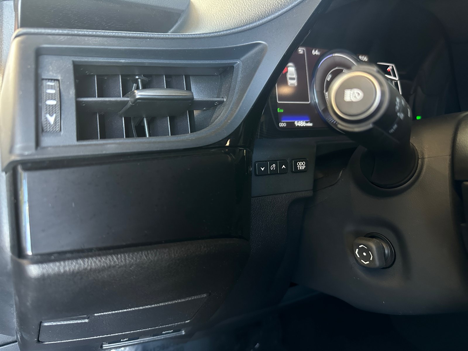 Used 2025 Lexus ES 300h w/ Premium Package FWD image 17