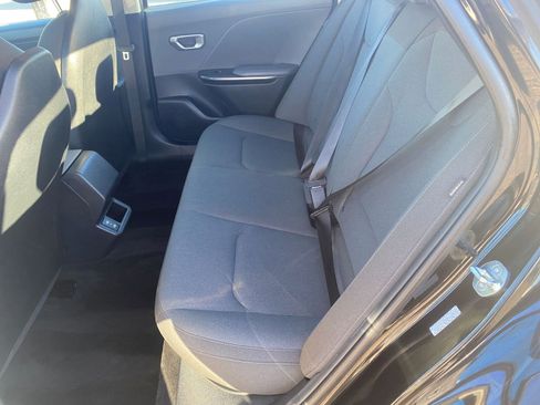 Used 2025 Kia K4 LXS image 27