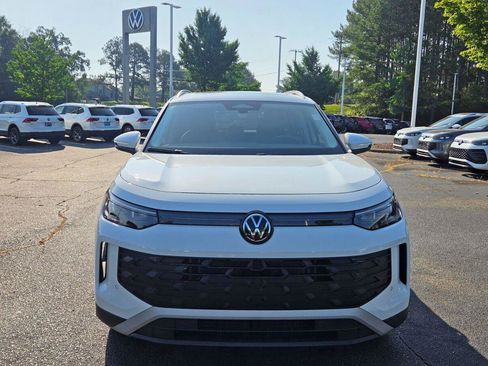Certified 2026 Volkswagen Tiguan SE AWD/4WD image 8