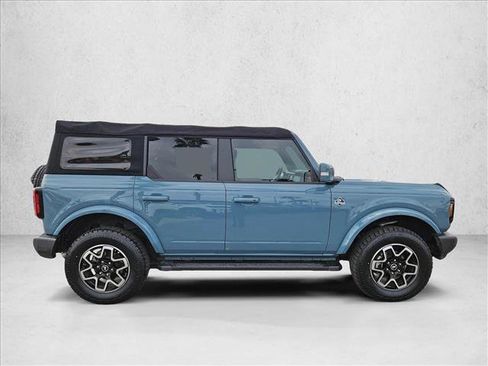 Used 2022 Ford Bronco Outer Banks image 4