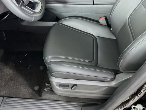 New 2026 Nissan Armada SV image 26