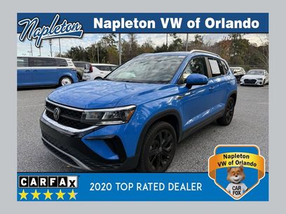 Used 2023 Volkswagen Taos SE w/ Black Wheel Package