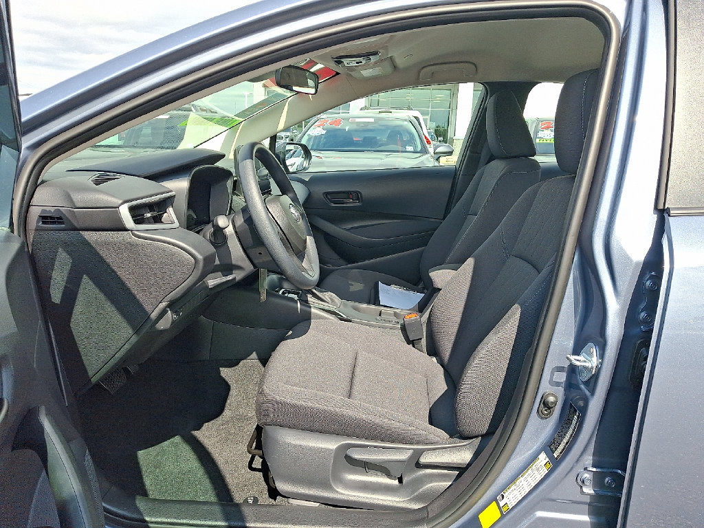 Used 2026 Toyota Corolla LE FWD image 14