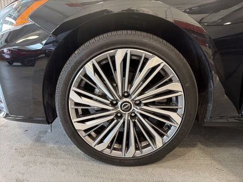 Used 2025 Nissan Altima 2.5 SL AWD/4WD image 27