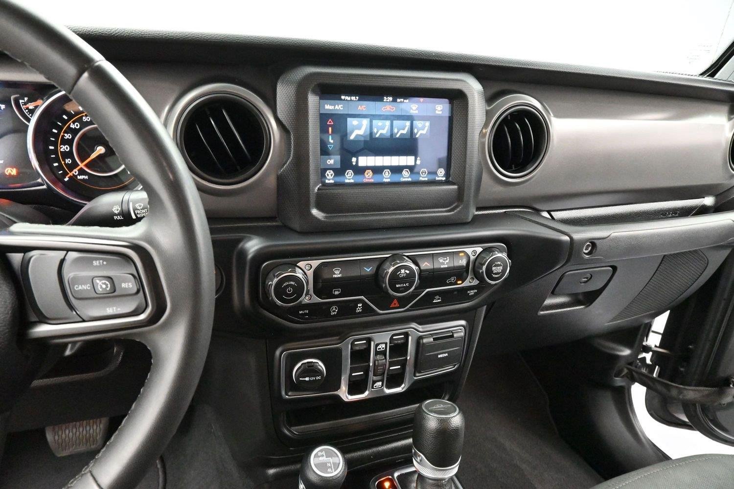 Used 2023 Jeep Gladiator Sport AWD/4WD image 18