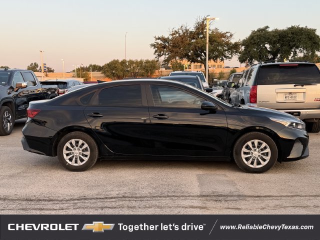 Used 2023 Kia Forte LX FWD image 3
