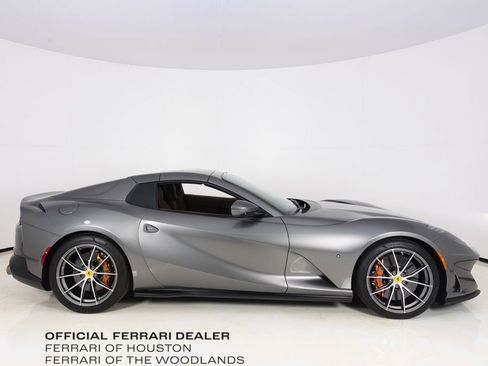 Used 2022 Ferrari 812 GTS image 25
