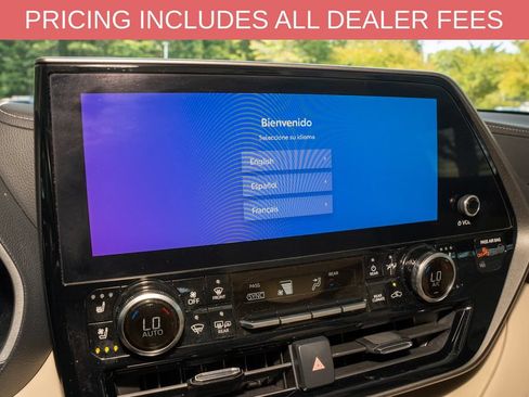 Used 2023 Toyota Highlander Limited FWD image 15
