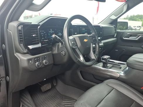 Used 2023 Chevrolet Silverado 1500 LTZ AWD/4WD image 15