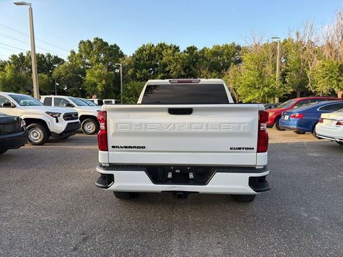 Used 2024 Chevrolet Silverado 1500 Custom image 4
