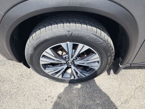 Used 2023 Nissan Rogue SV AWD/4WD image 32