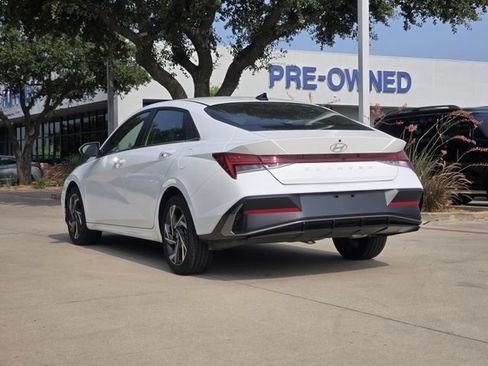 Certified 2025 Hyundai Elantra SEL FWD image 5