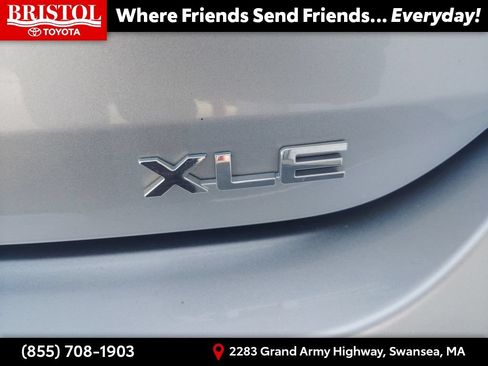 Used 2022 Toyota Highlander XLE AWD/4WD image 36