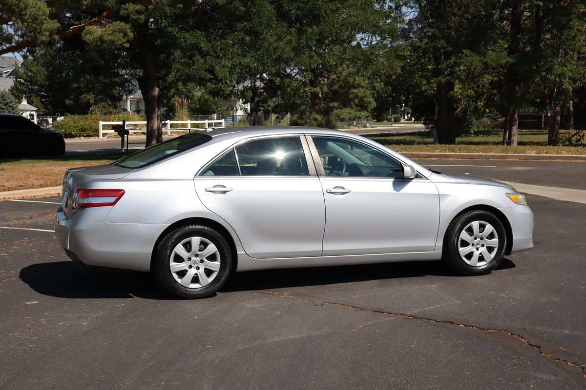 Used 2010 Toyota Camry FWD image 4