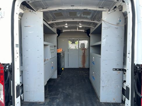 Used 2018 Ford Transit 250 148 Medium Roof RWD image 19