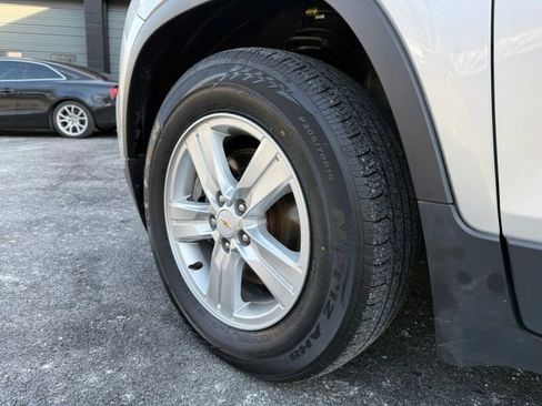 Used 2019 Chevrolet Trax LT w/ LT Convenience Package image 33