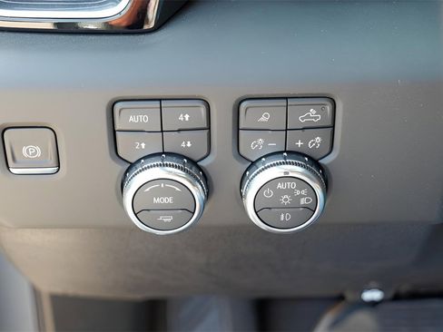 New 2026 GMC Sierra 3500 Denali Ultimate image 18