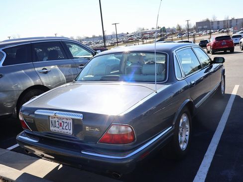 Used 2001 Jaguar XJ image 10