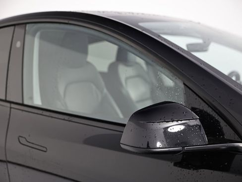 Used 2026 Tesla Model Y 2WD image 10