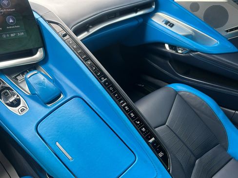 Used 2022 Chevrolet Corvette Stingray Premium Conv w/ Z51 Performance Package RWD image 23